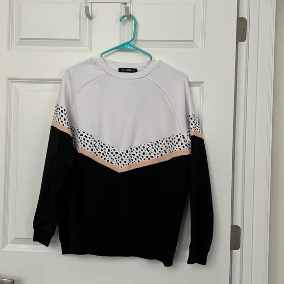 White Fox Boutique x Sarah’s Day Crewneck - Picture 1 of 2